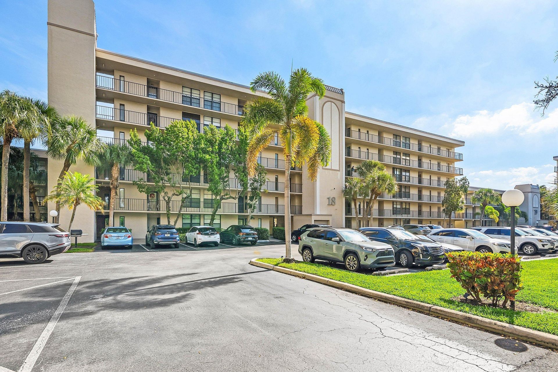 18 Royal Palm Way Way, Unit 109, Boca Raton, FL 33432 Photo