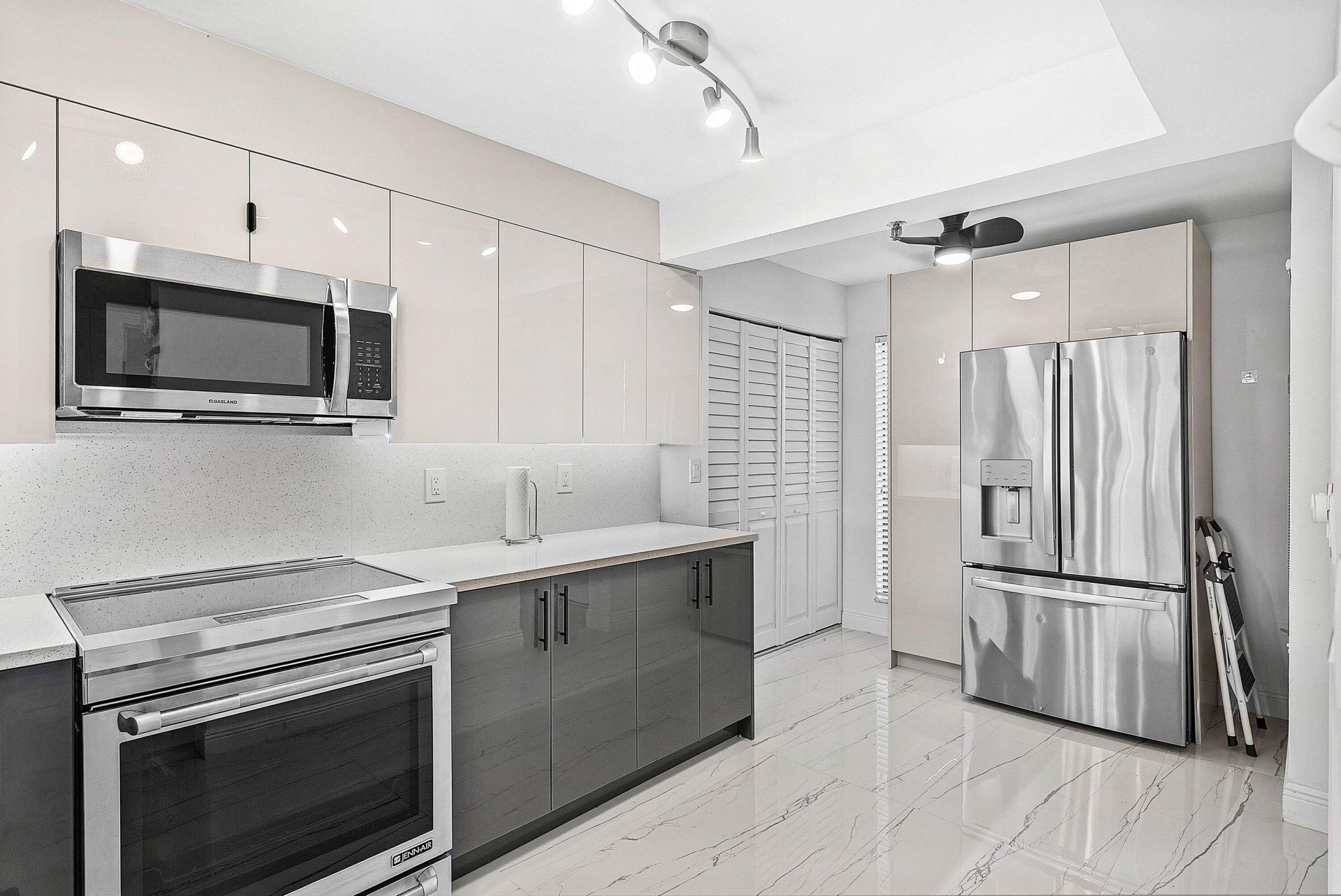 18 Royal Palm Way Way, Unit 109, Boca Raton, FL 33432 Photo