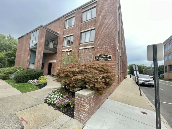 128 Warren St., Unit 1, Lowell, MA 01852