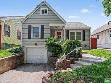5011 Charles Street, Omaha, NE 68132