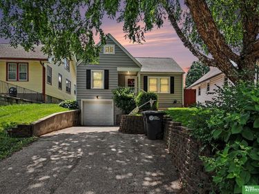 5011 Charles Street, Omaha, NE 68132
