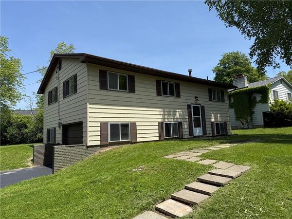 142 Prentiss Way , Henrietta, NY 14467