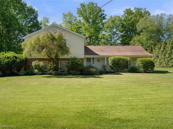 11341 Willow Hill Drive , Chesterland, OH 44026