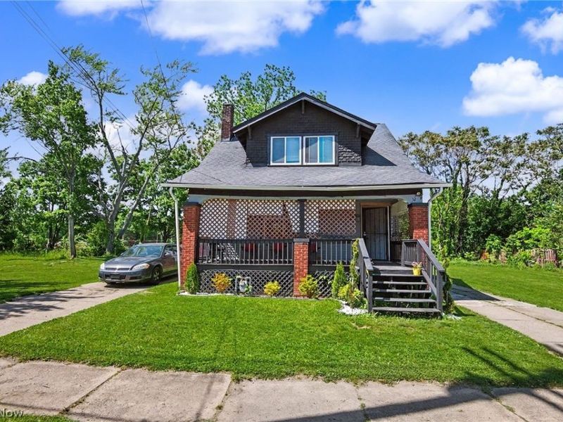32 E Avondale Avenue, Youngstown, OH 44507 Photo 1