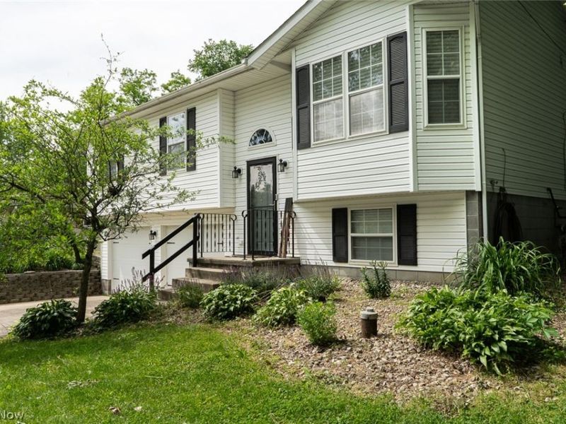 1211 Kingston Road , Uniontown, OH 44685 Photo 2
