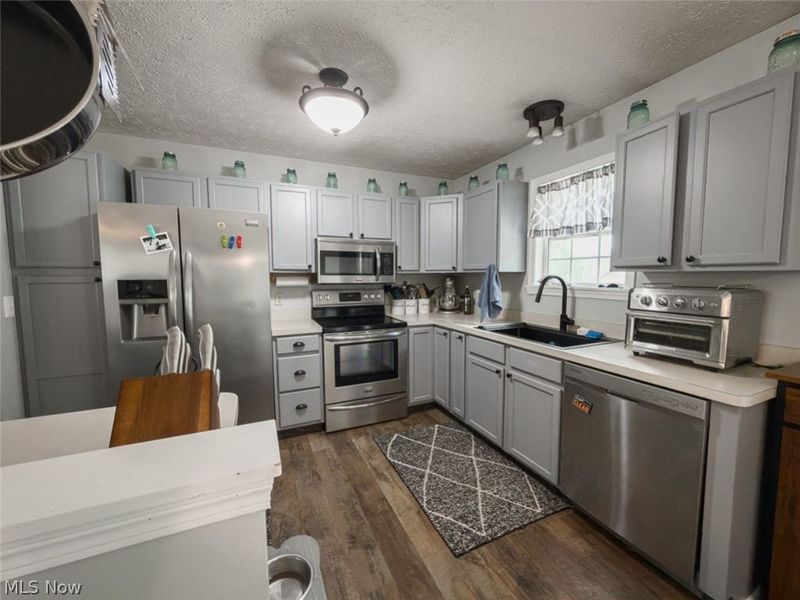 1211 Kingston Road , Uniontown, OH 44685 Photo 5