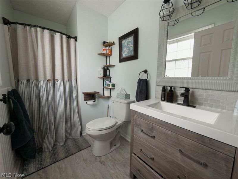 1211 Kingston Road , Uniontown, OH 44685 Photo 9