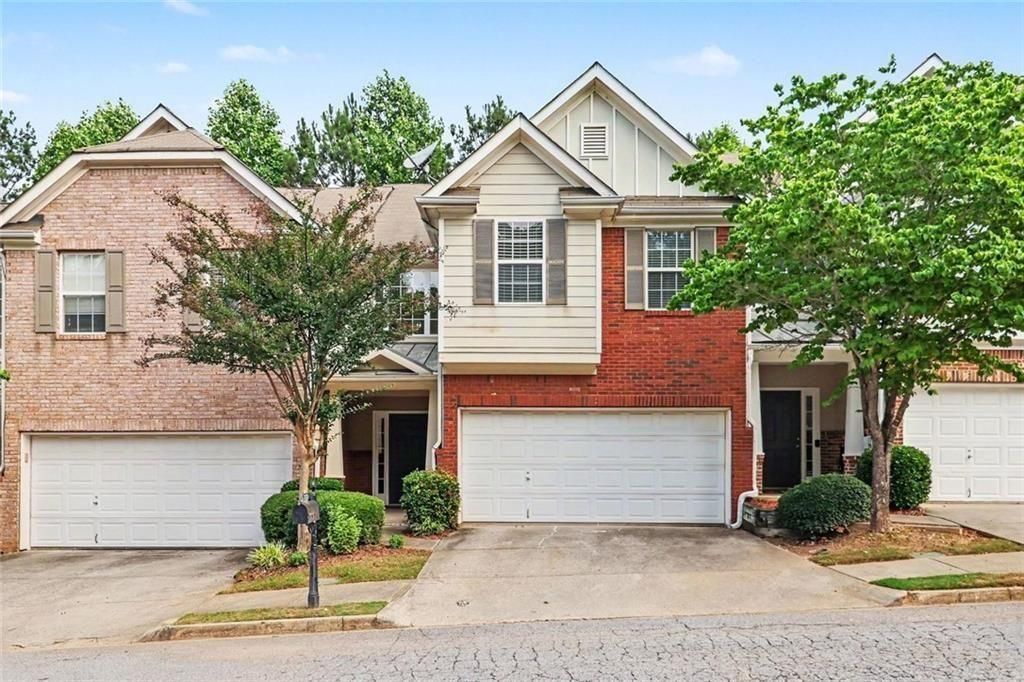 372 Creek Manor Suwanee, GA 30024