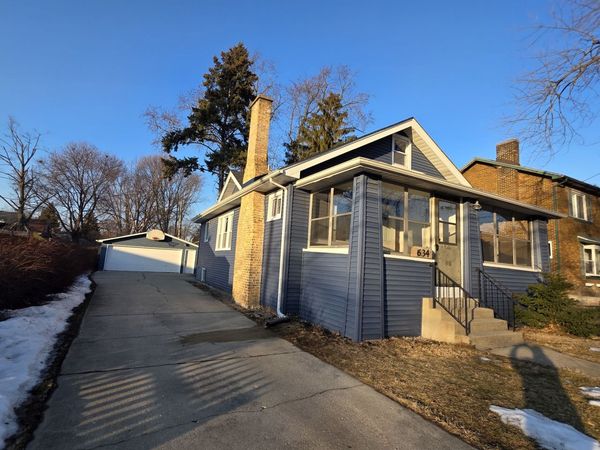 634 W Ridgeland Avenue , Waukegan, IL 60085