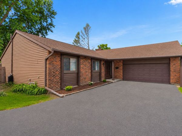 743 Parkview Court , Roselle, IL 60172
