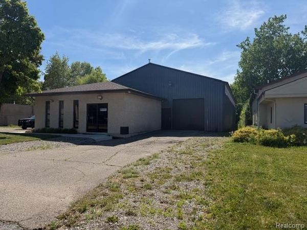 3328 Associates Drive , Burton, MI 48529