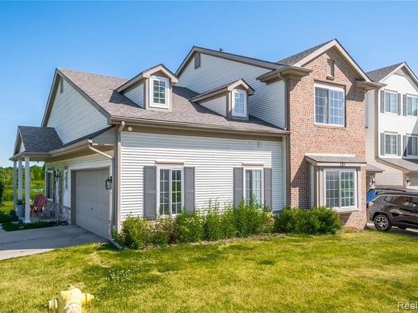 243 Oak Ridge Drive , Pontiac, MI 48341