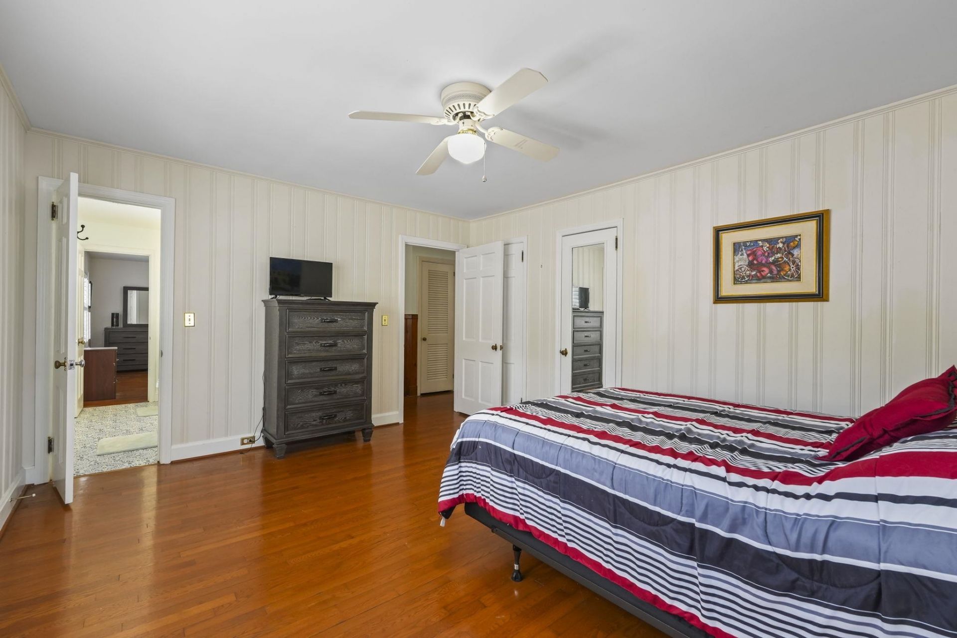 5622 Main St.  Photo 44