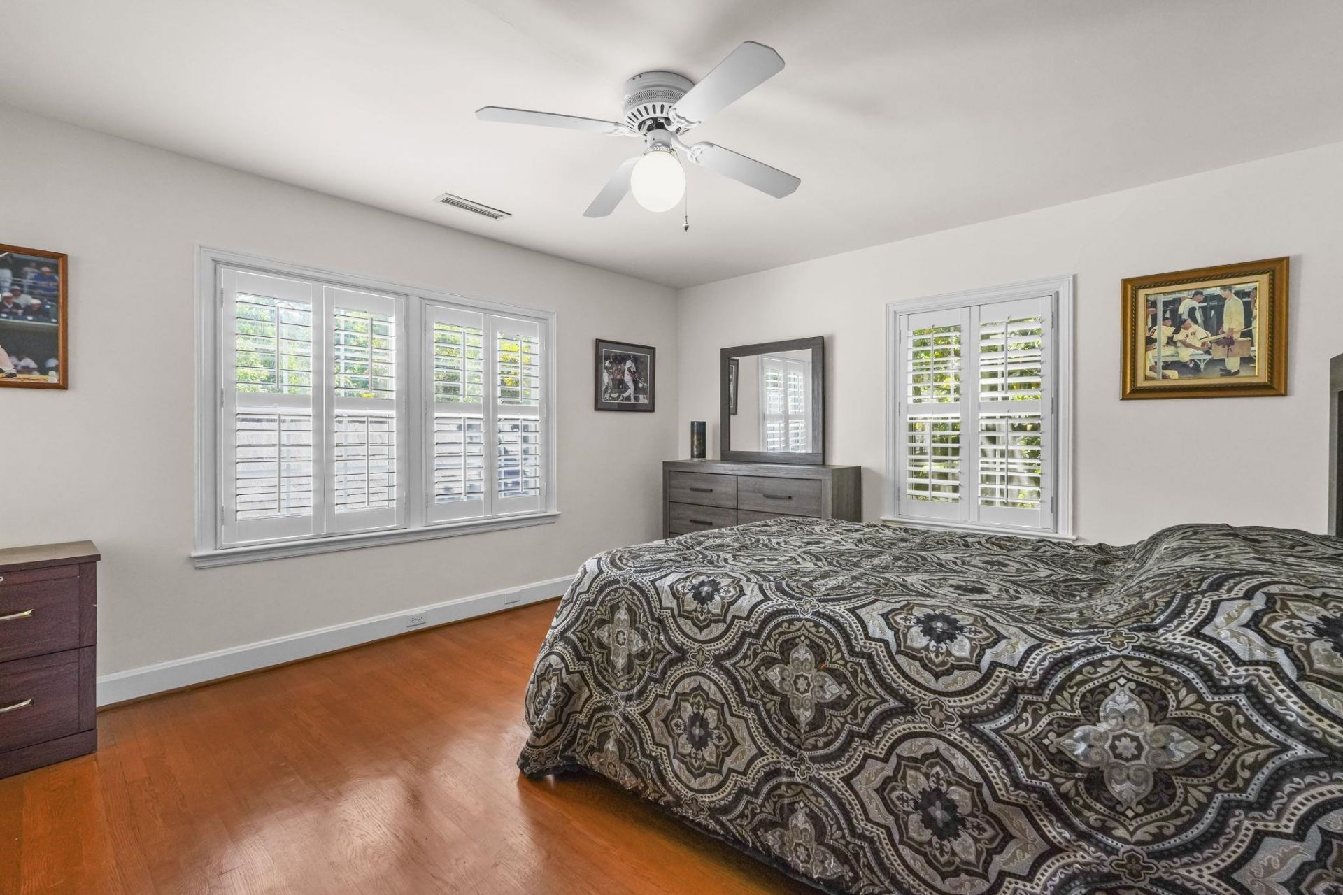 5622 Main St.  Photo 47