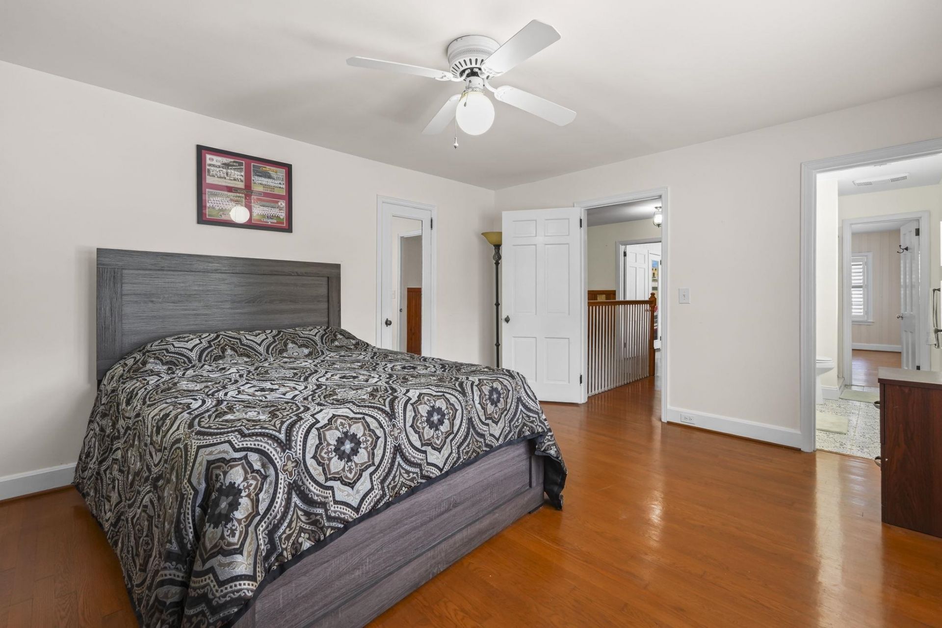5622 Main St.  Photo 48