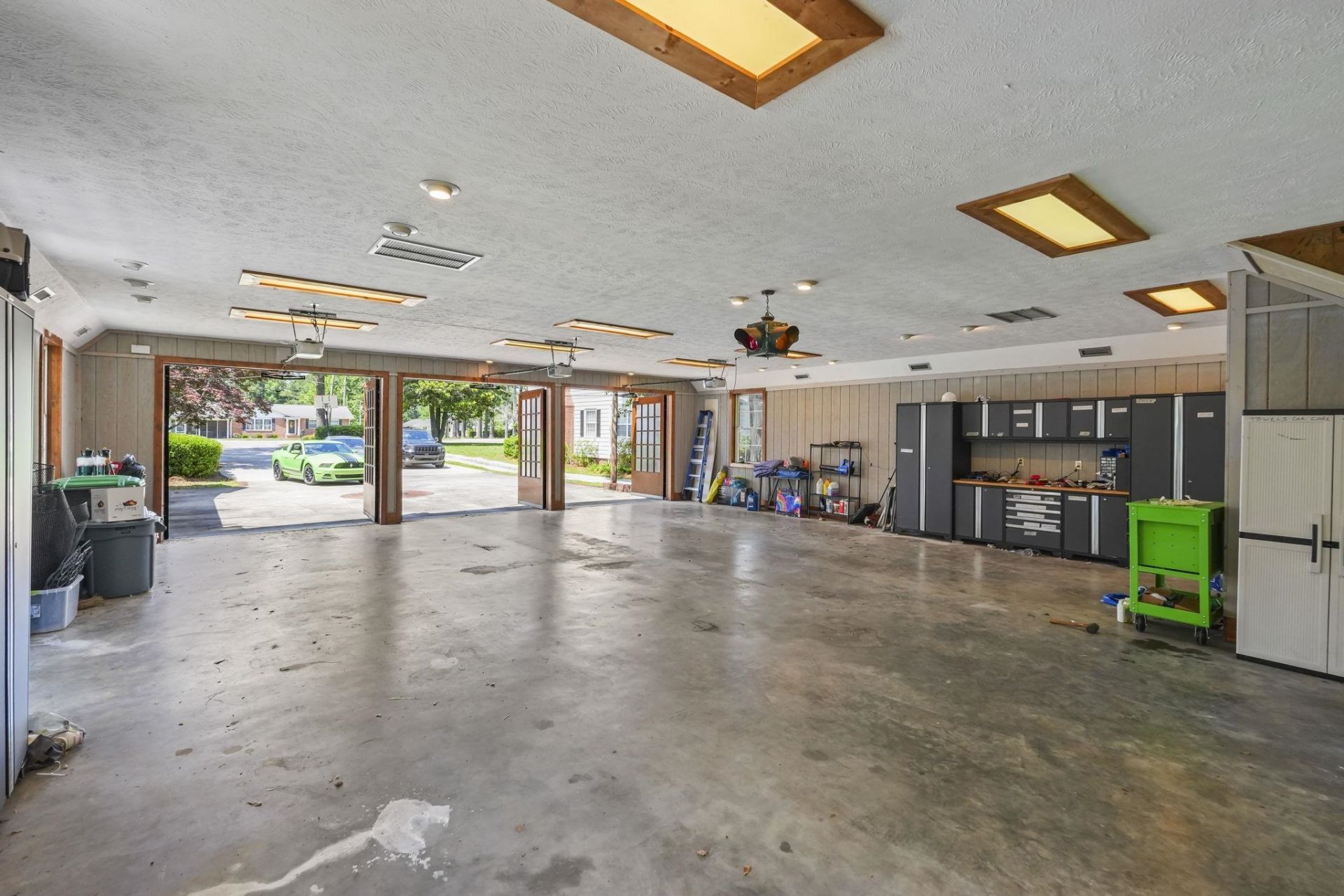 5622 Main St.  Photo 68