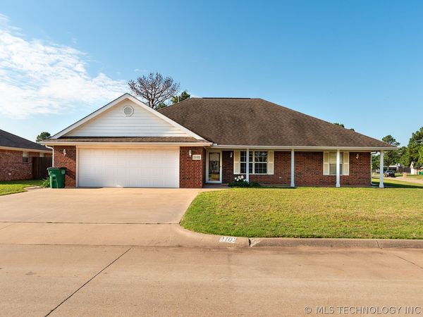 1102 Mahar Drive , Perkins, OK 74059
