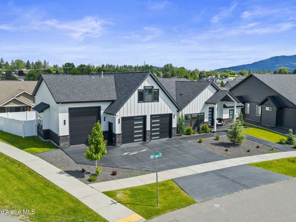 898 W WAYWARD CIR , Post Falls, ID 83854