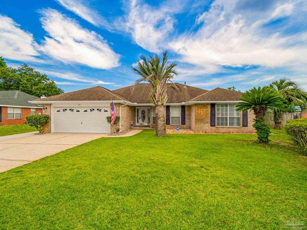 881 Lake Aire Dr, Pensacola, FL 32506