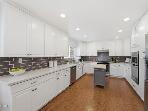 5377 Evanwood Avenue, Oak Park, CA 91377