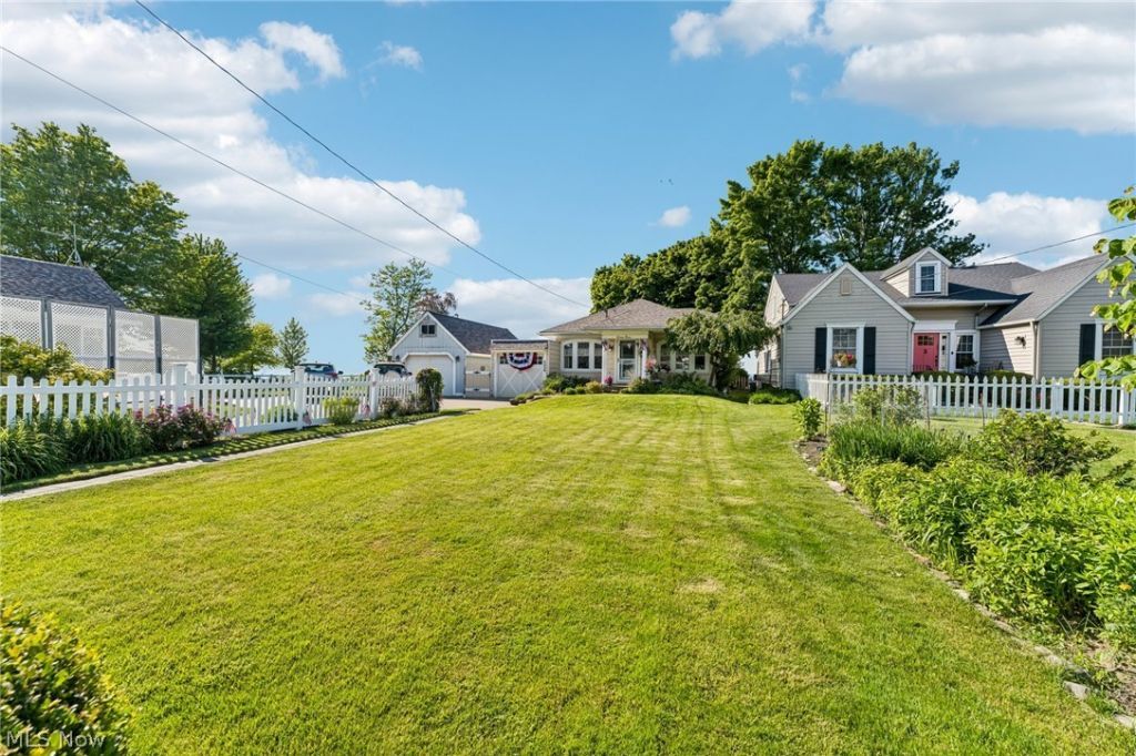 1611 E Erie Avenue, Lorain, OH 44052