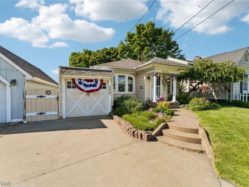 1611 E Erie Avenue, Lorain, OH 44052 Photo 2