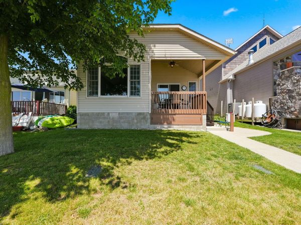 595 Lane 101 Hamilton Lake, Hamilton, IN 46742