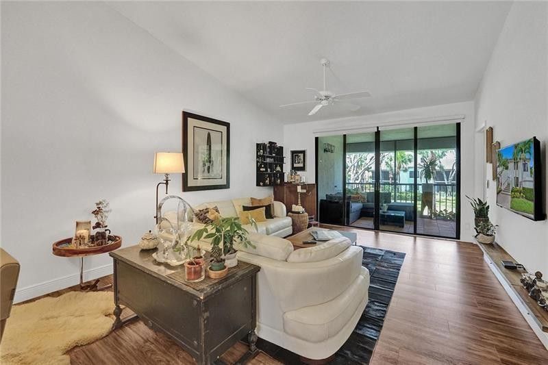 7533 Glendevon Lane, Unit 907, Delray Beach, FL 33446 Photo