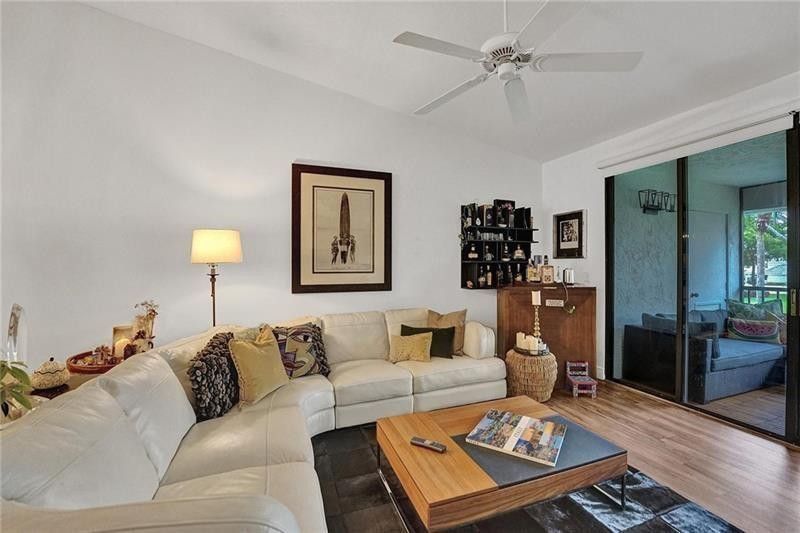 7533 Glendevon Lane, Unit 907, Delray Beach, FL 33446 Photo