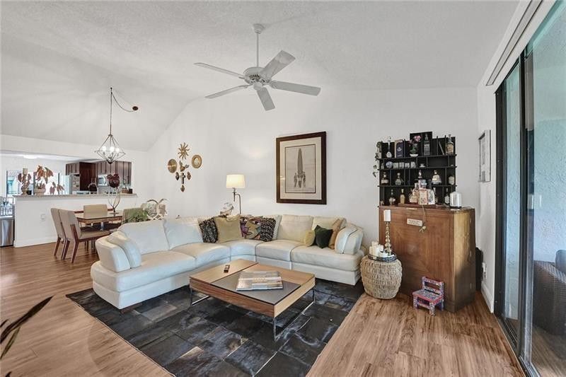 7533 Glendevon Lane, Unit 907, Delray Beach, FL 33446 Photo