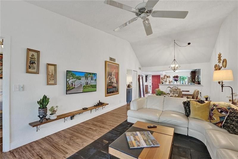 7533 Glendevon Lane, Unit 907, Delray Beach, FL 33446 Photo