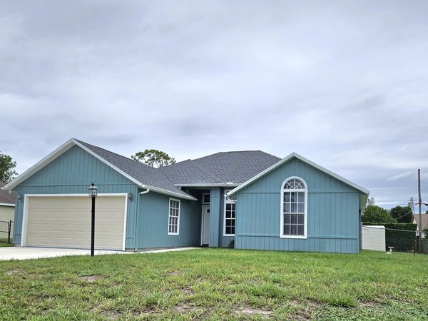 2388 SW Fern Circle, Port St. Lucie, FL 34953