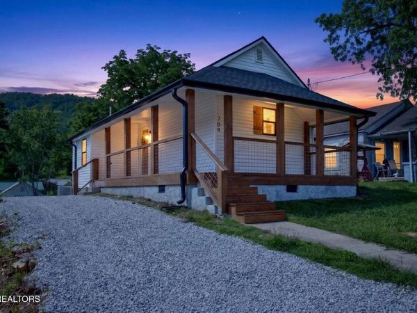 709 E Ash St, LaFollette, TN 37766