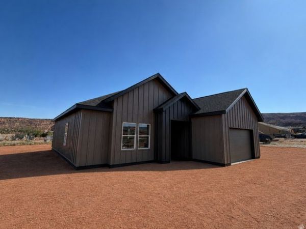 27 LIDIA CIRLCE , Moab, UT 84532