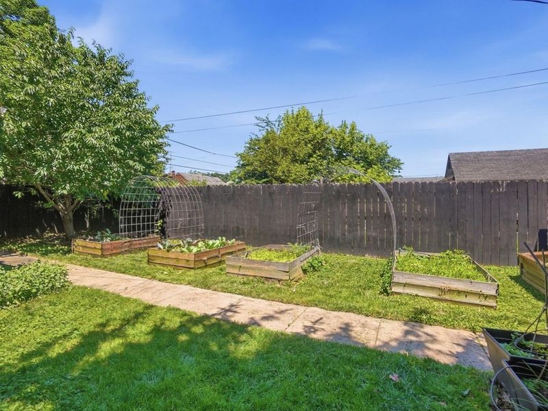 587 Wiltshire Road, Columbus, OH 43204 Photo 33