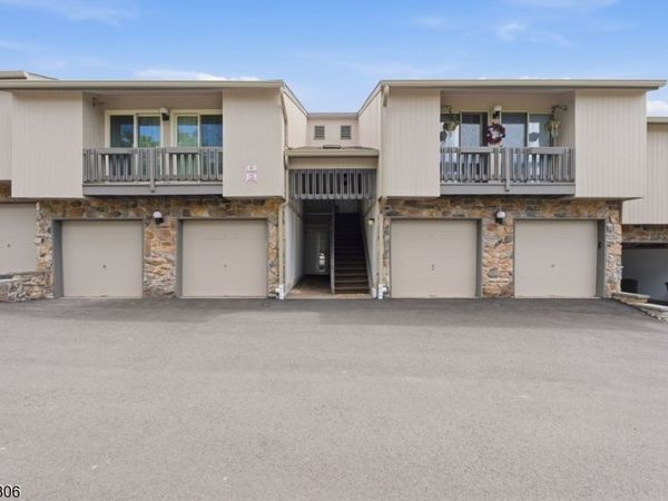 9 Paris Cir, West Orange, NJ 07052