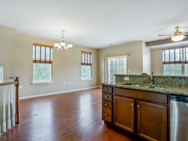 512 Waterview Ct, Hanover, NJ 07927