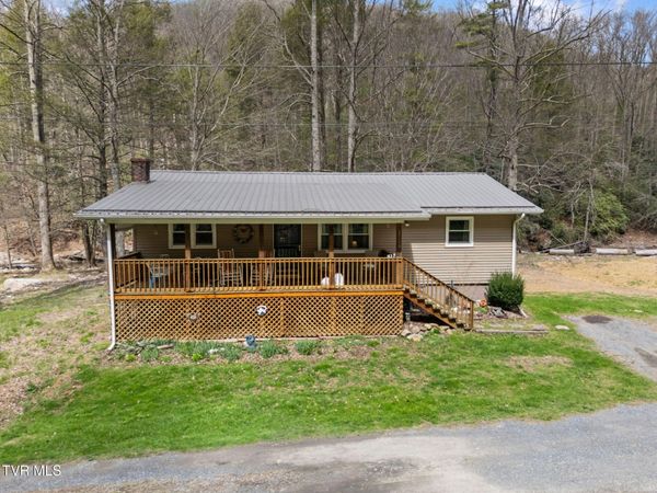 23146 Taylor Valley Road, Damascus, VA 24236