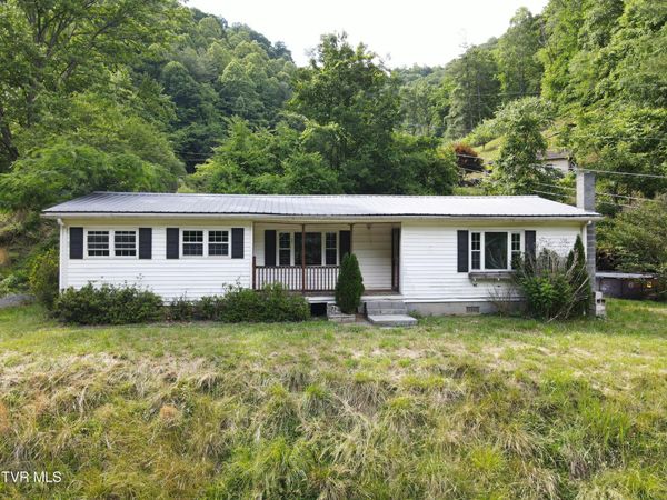 1020 Steep Fork Road, Grundy, VA 24614