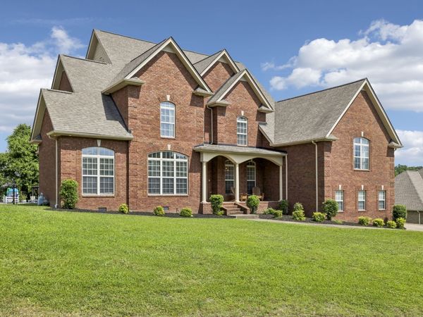 1020 Stafford Ct, Hendersonville, TN 37075