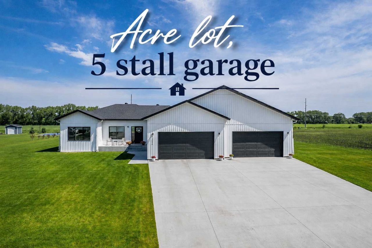 1426 SUMMERWOOD Trail W Dilworth, MN 