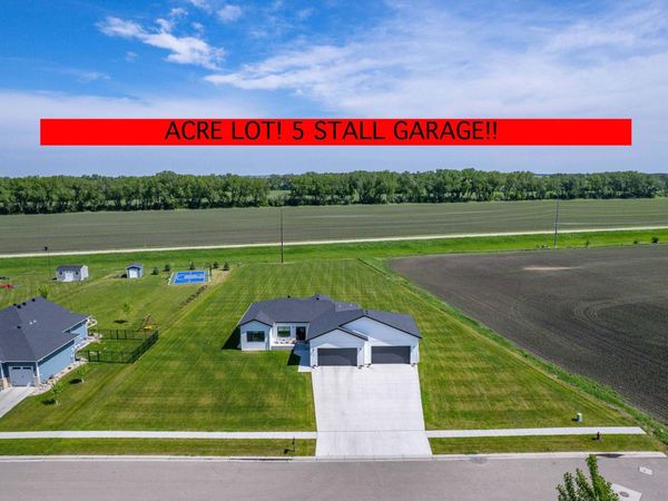 1426 SUMMERWOOD Trail W, Dilworth, MN 56529