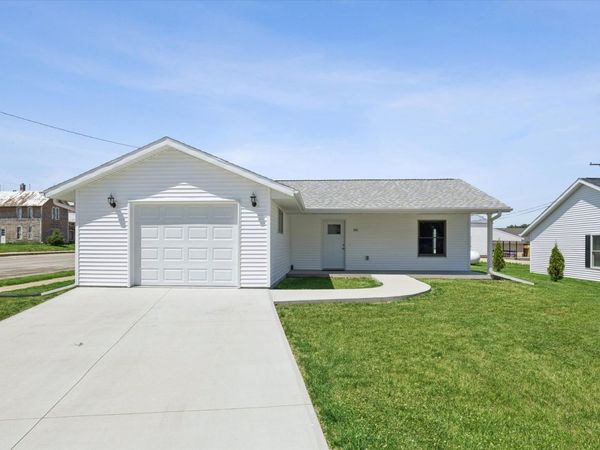 301 Church Avenue, Lost Nation, IA 52254