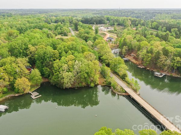 3618 Tee Street , Sherrills Ford, NC 28673