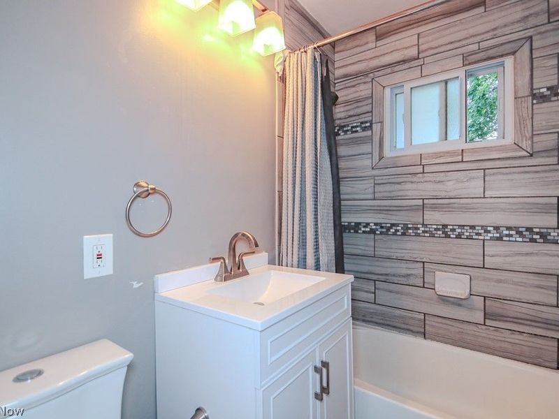 26200 Parklane Drive , Euclid, OH 44132 Photo 18