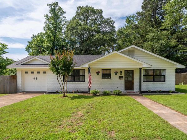 1903 Sylvia Street , Arkadelphia, AR 71923