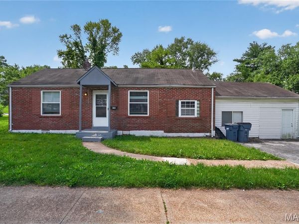 8102 Frost Avenue , St Louis, MO 63134