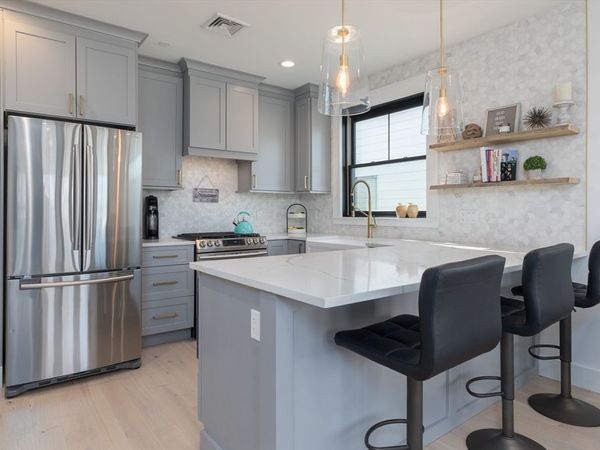 331 Chelsea St, Unit 4, Boston, MA 02128