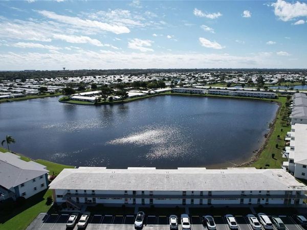1116 Lake Terrace, Unit 214, Boynton Beach, FL 33426