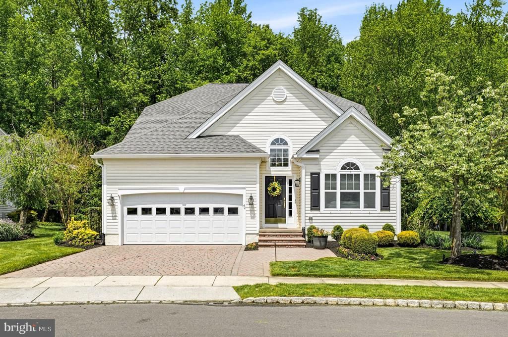 42 Huxley Circle, Marlton, NJ 08053 Main Photo